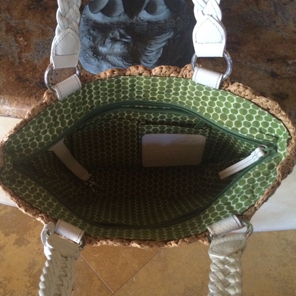 Brighton Purse with Daisy Accents - Picture 4 of 4